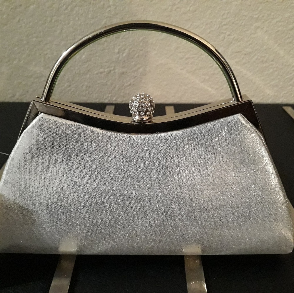 Purse - Picture 2 of 4